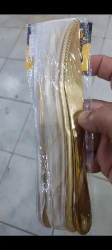 Conjunto com 24 peças de Talheres Dourados Metal Top