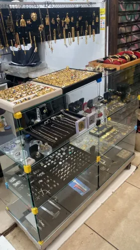 Balcão de vidro para joias celulares peças roupas vestuário