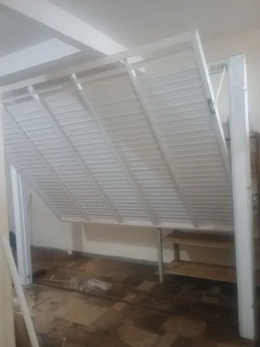 Vendo portão basculante 3 metros em alumínio