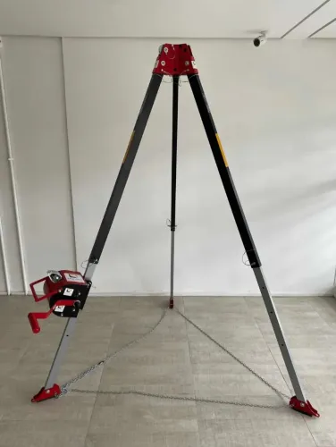 Tripé de Resgate de Espaço Confinado