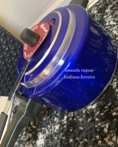 Panela de pressão 4,5 litros na promoção