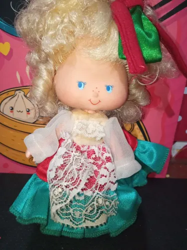 Boneca Moranguinho da Estrela da Coleção Trajes típicos da Itália ano 1991