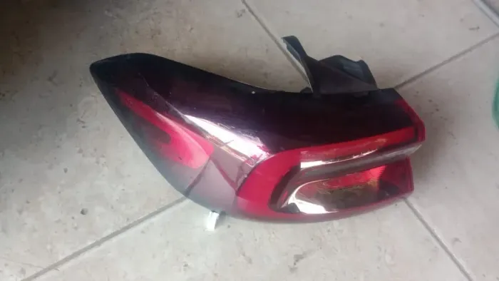 Lanterna esquerda Chery Tiggo 7 8 Pro