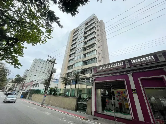 Imóvel à Venda, 3 Suítes, ao lado do Colégio Catarinense, 192m Privativos, 2 Vagas