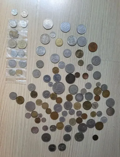 Moedas antigas vendo