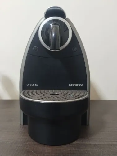 Cafeteira Nespresso Essenza