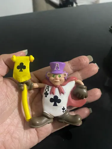 Boneco colecionável cartas Alice pais das maravilhas