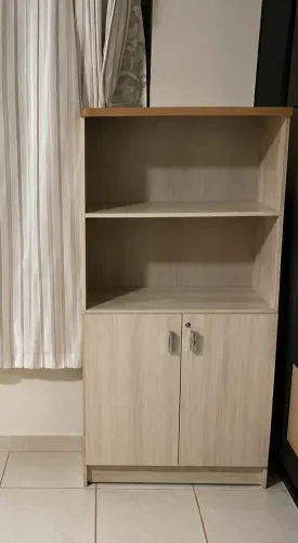Armário de escritório semi aberto