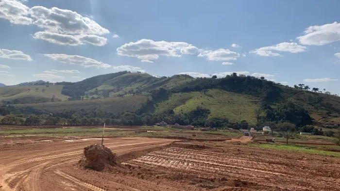 Terreno em capitólio, minas gerais, 200mts , paga oque já paguei e assume o restante 