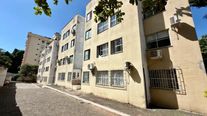 Imóvel para aluguel tem 56 metros quadrados com 2 quartos em Coqueiros - Florianópolis - S