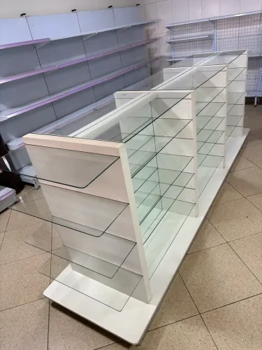 Vende-se Gôndolas e prateleiras