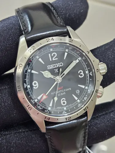 Relógio Seiko Alpinist GMT
