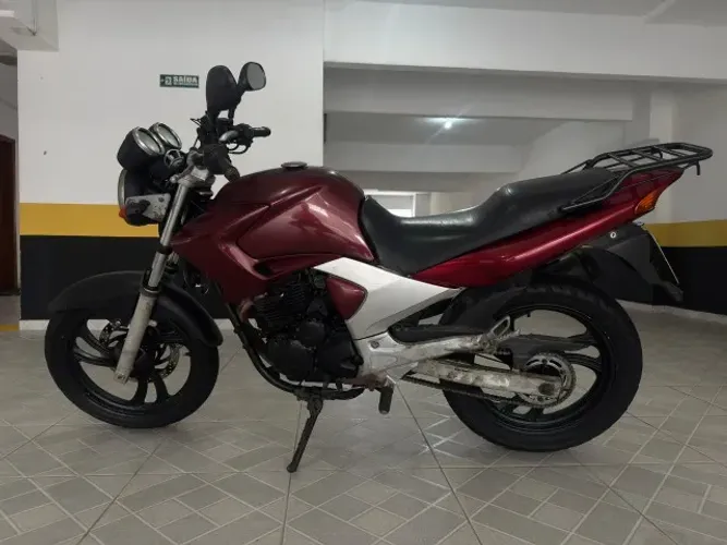 YAMAHA FAZER 250 VERMELHA 2008