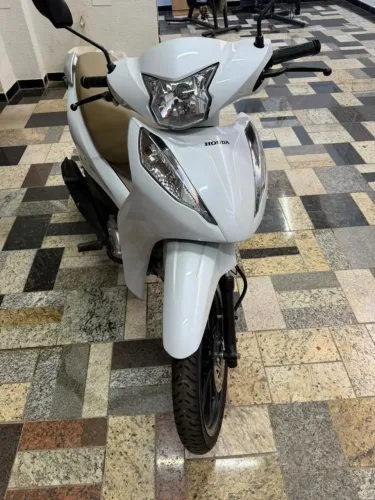 Biz 125 muito nova sem detalhes 