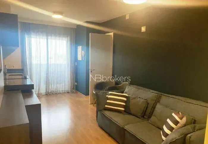 MOBILIADO, ANDAR ALTO E SACADA COM VISTA - EXCELENTE LOCALIZAÇÃO!
