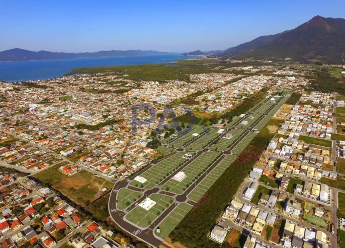 Terreno de 379,34m² à venda no Loteamento Villa Toscana na Nova Palhoça
