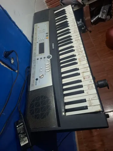 PIANO YAMAHA PSR 203