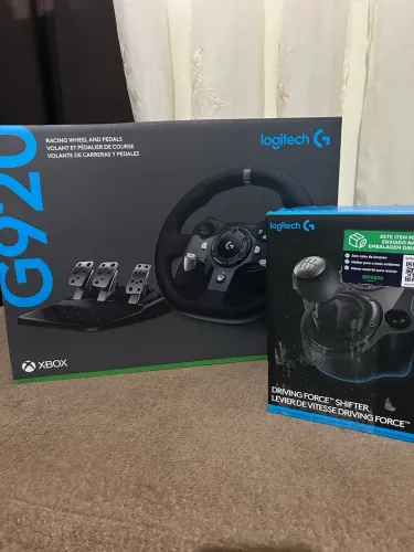 Volante Logitech G920 e Câmbio Logitech G Driving Force