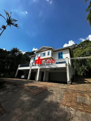 Magnífica casa de alto padrão à venda no condomínio no Bosque do Embu das Artes-SP: 5 quar