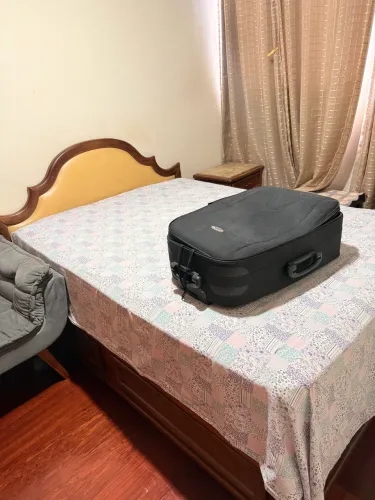 Cama casal madeira mogno