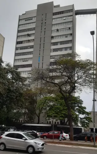 Conjunto em ótima localização, ótimo estado, 80 m², piso laminado, 2 banheiros, copa.