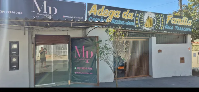 Alugo casa comercial ! Foi Adega , por 5 anos e loja de roupa também