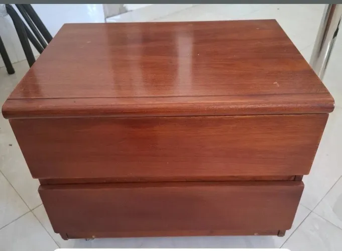 2 Mesa de cabeceira
