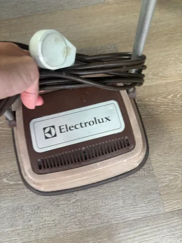 Enceradeira Eletrolux