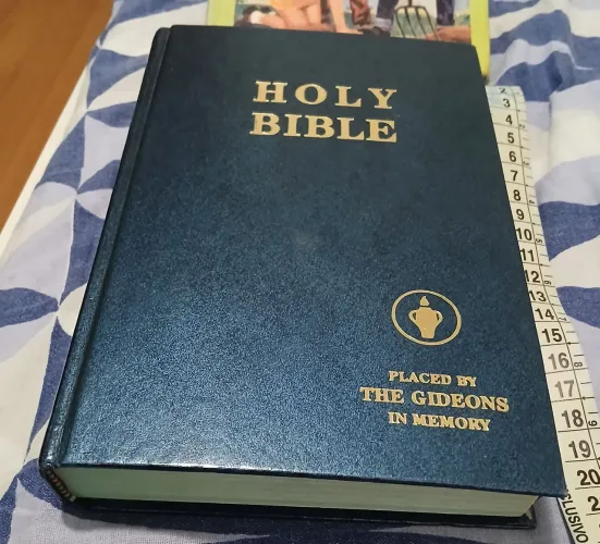 Biblia dos gideoes em ingles