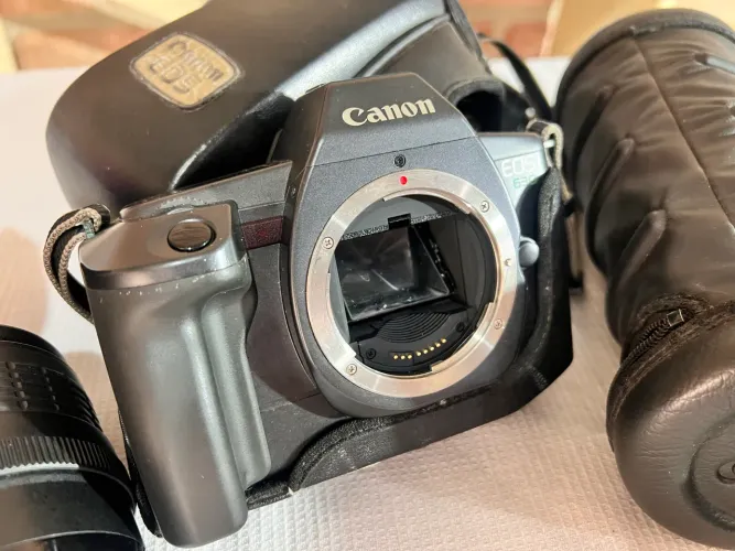EOs 630 - Filme 35mm KIT LENTES E FLASHES