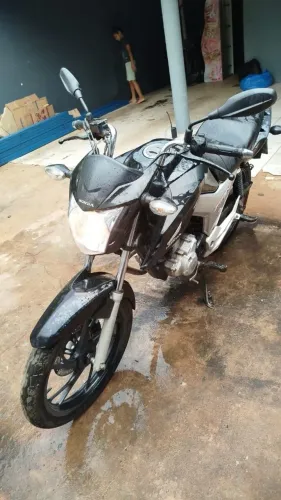 Motocicleta em Dias no jeito de transferir