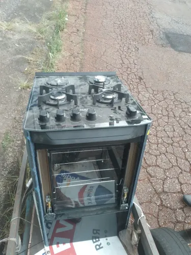 Fogão 4 bocas mesa de vidro faltando duas grelhas somente
