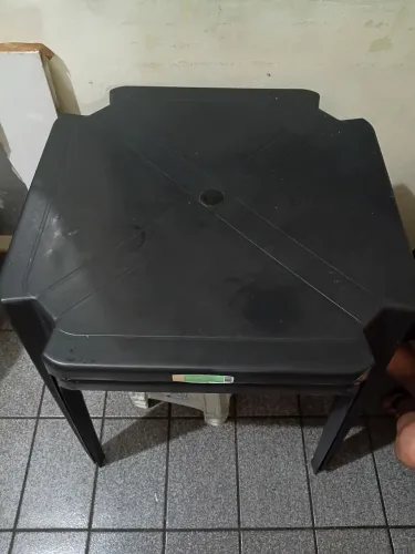 Mesa e cadeira