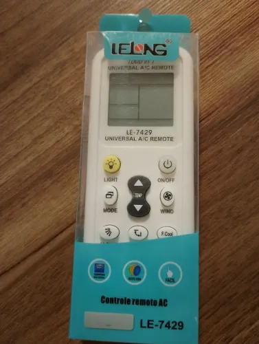 Vendo ? de ar-condicionado universal novo por 35 reais para vir retirar ok