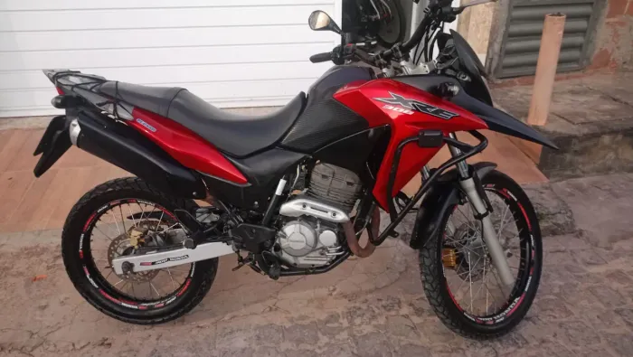 XRE top a mas top segundo dono pouco rodada nunca foi mexida no motor 