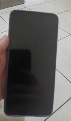 Celular praticamente novo, sem mt tempo de uso