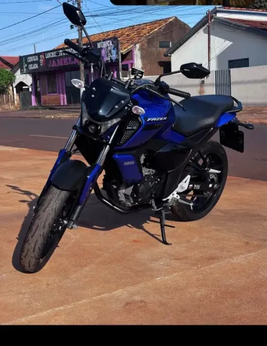 VENDE SE YAMAHA FZ15 2023 ZERAAA<br>Data de nascimento <br>Telefone<br>Renda