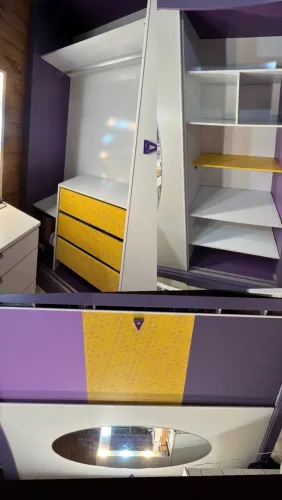 Guarda roupa/Cama