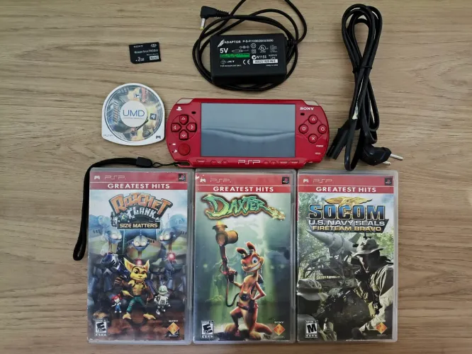 Sony PSP Slim & Lite Limited Edition God of War na cor vermelha