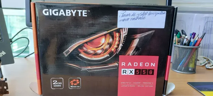 Placa de video GIGABYTE 2 GB GDDR5 - RX550