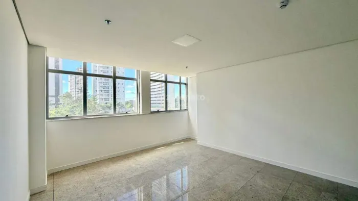 Sala comercial de 63m² alto padrão para locação no Vila da Serra