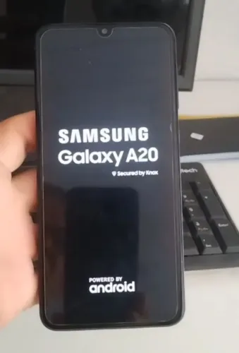 Samsung A20 ( Valor: 209,00 )<br>Armazenamento: 32 GB <br>RAM: 3 GB <br>Verificado Anatel