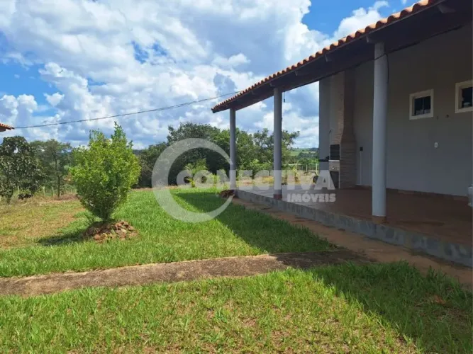 Chácara à Venda com 2 Hectares e Casa de 3 Quartos em Aragoiania - Ideal para Lazer e Inve