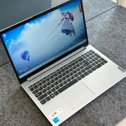 Lenovo IdeaPad 1 | i3 12ª Geração | 8GB RAM | SSD 256GB | tela de 15.6 polegadas