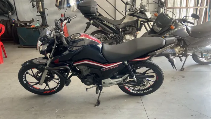 CG Titan 160 edição especial 40 anos