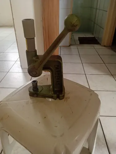 Máquina de cobrir botar