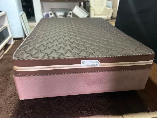 Cama com colchão