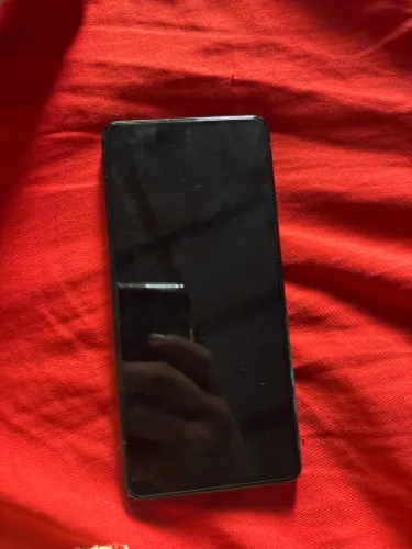Vendo cllr redmi 12 pro ,só está trincado atrás , mas funciona tudo normal