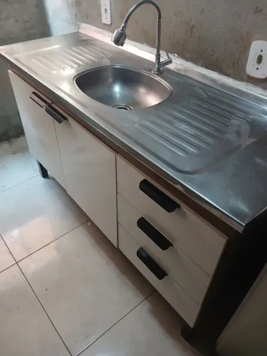 Armário com pia 
