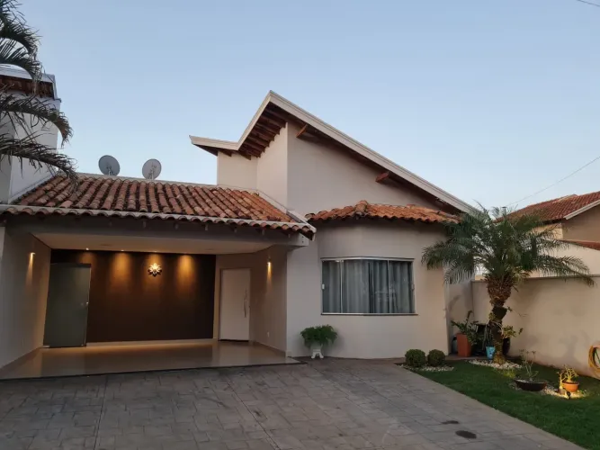 Casa condomínio dos Flamboyants